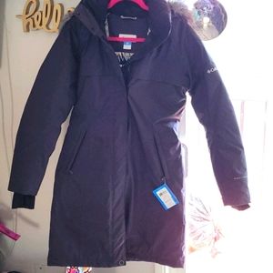 Bran New! Columbia omni-tech jack size Small